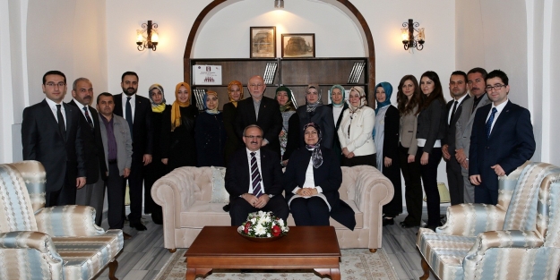 Yetimlere şefkat eli