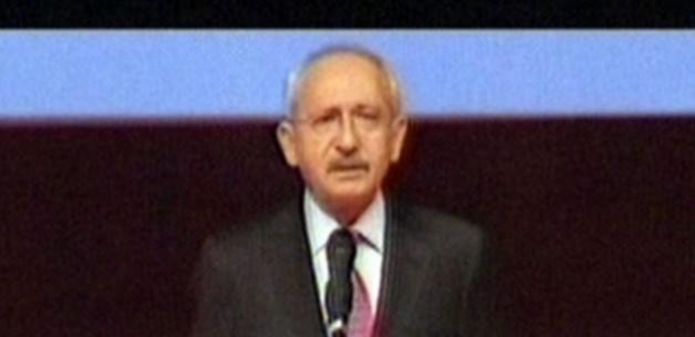 Kemal Kılıçdaroğlu'nun gözleri doldu