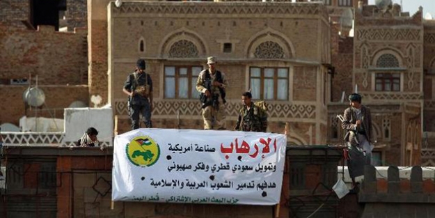 Husiler Aden'deki başkanlık sarayını ele geçirdi