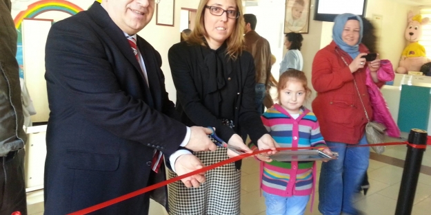 Dörtçelik Çocuk Hastanesi'ne kütüphane