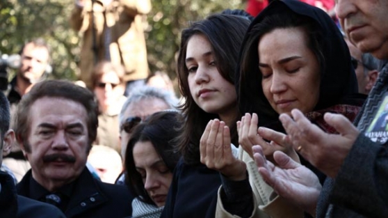 Kayahan’ın ailesine şok tepki!