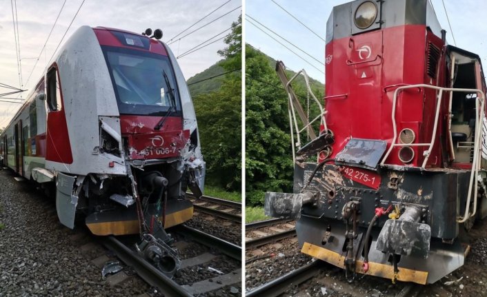 Slovakya'da tren kazası çok sayıda yaralı var!