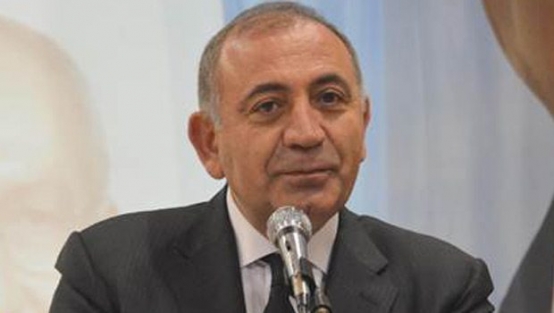 Gürsel Tekin: Davutoğlu, Saraydan korkuyor