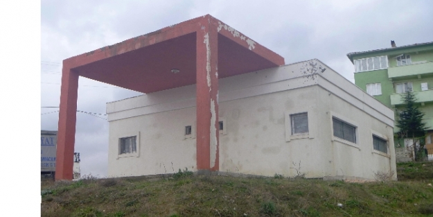 112 Acil binaları kaderlerine terk edildi