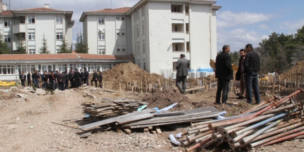 Yurt inşaatında göçük: 2 ölü