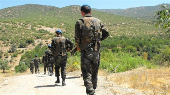 Hakkari'de askerlere ateş açıldı