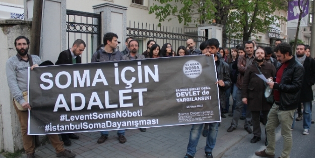 Soma duruşmasının ertelenmesini protesto ettiler