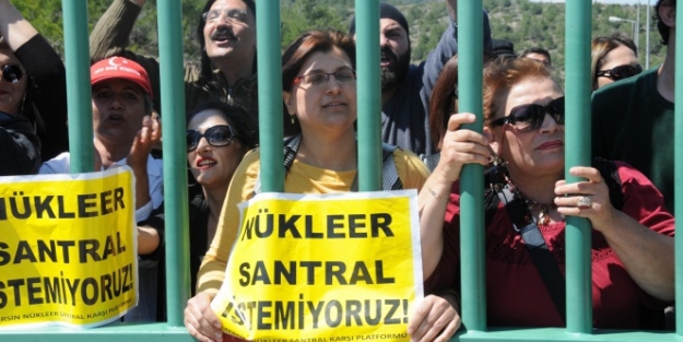 Nükleer karşıtlarından görülmemiş eylem