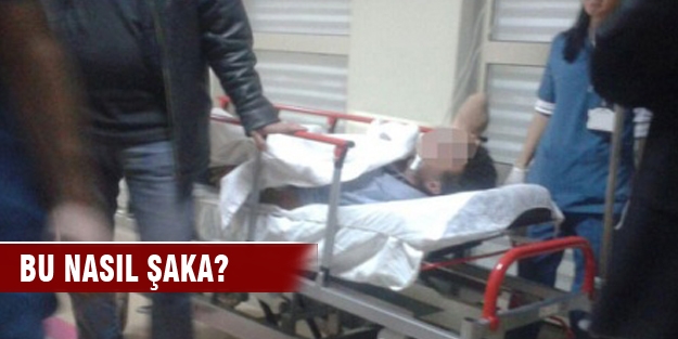 Havalı kompresör tabancasıyla şaka hastanede bitti