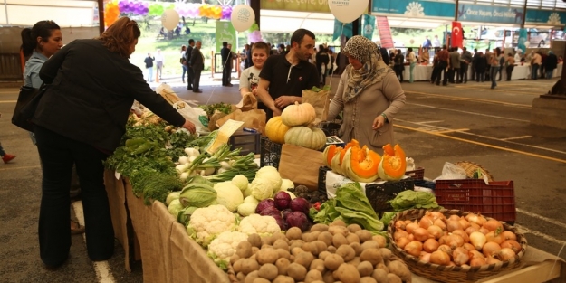 Bursa'da organik pazar kapılarını açtı!