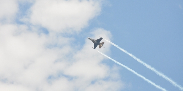 Manisa’da nefes kesen gösteri