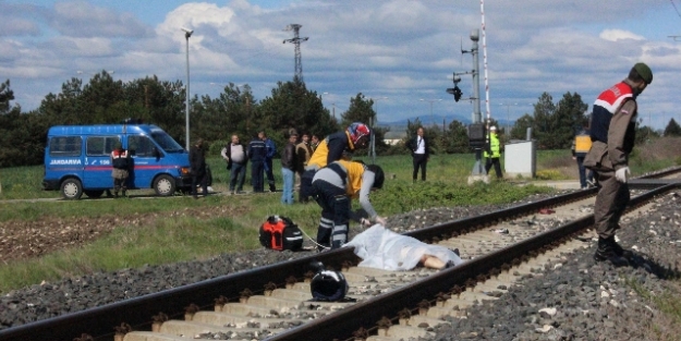 Ölüm tren raylarında yakaladı