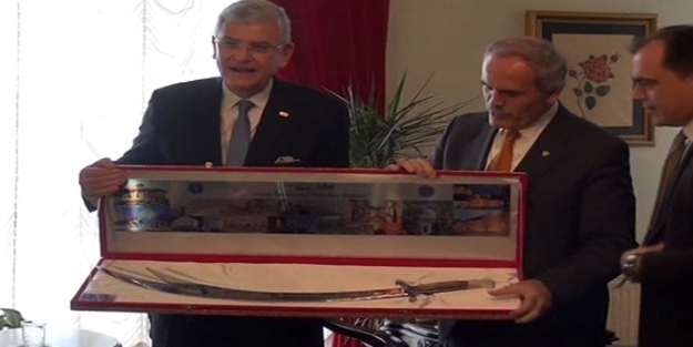 Bakan Bozkır AB’ye kılıç çekti