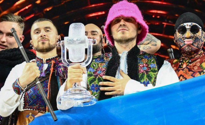 Eurovision birincileri, Ukrayna'ya dron almak için kupalarını sattı