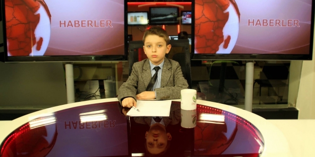 Usta spikerlere taş çıkarttı