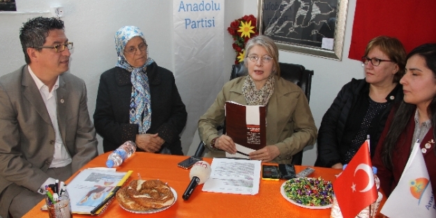 Emine Ülker Tarhan bu sözlerle kimi hedef aldı ?