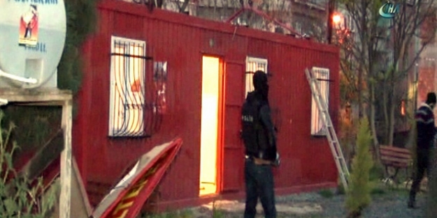 Korsan göstericiler polis kamerasında