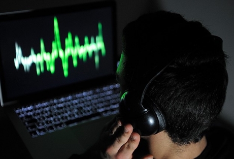 17 polis gözaltında