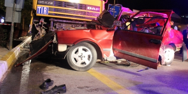 TIR’ın altında 70 metre sürüklendiler: 3 ölü 3 yaralı!