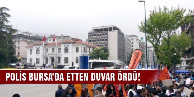 Polis Heykel'de etten duvar ördü