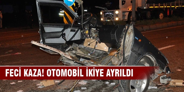 Kavşakta çarpışan 2 otomobilden biri ikiye bölündü!