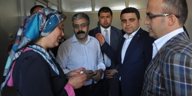 Yaralı işçiye milletvekillerden ziyaret