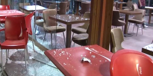 Polise pompalı tüfekle saldırı: 2 yaralı