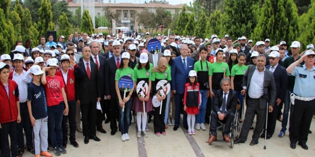 Bu kez polisler yol kapattı