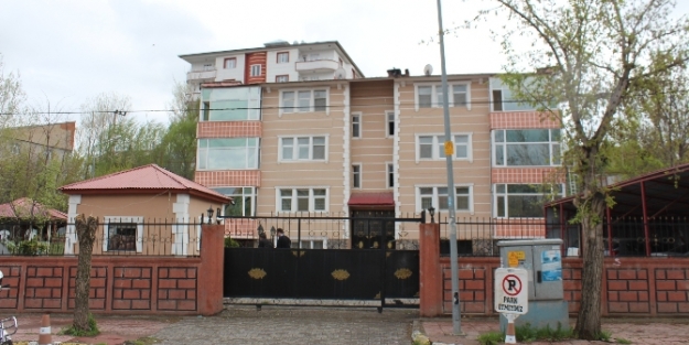 Savcı lojmanlarına molotoflu saldırı!