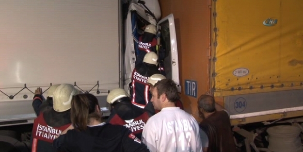 İstanbul’da TIR’lar birbirine girdi: 3 yaralı