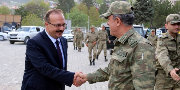 Orgeneral Akar Hakkari’de