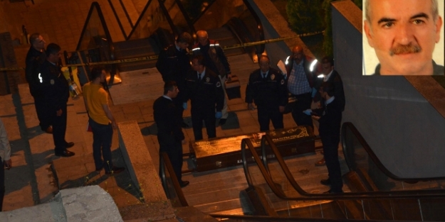 Yürüyen merdivende ölü bulundu