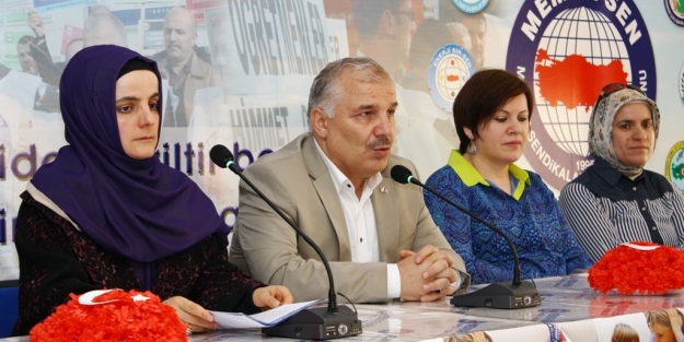 Eğitim-Bir-Sen anneleri unutmadı