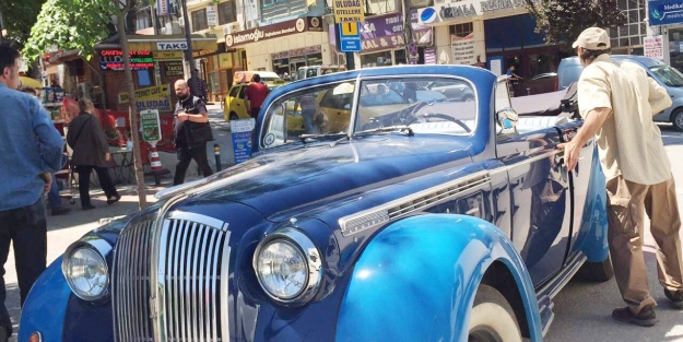 Klasik otomobil keyfi