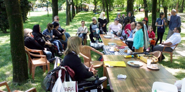 Engelli Anneler Anneler Günü'nde buluştu