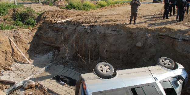 Öğrenci servisi su kanalına düştü : 1 ölü