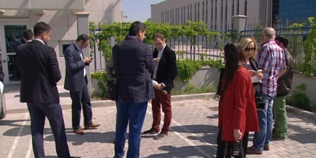 Gazeteciler Danıştay’ı protesto etti