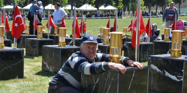 Soma maden şehitliği dualarla açıldı
