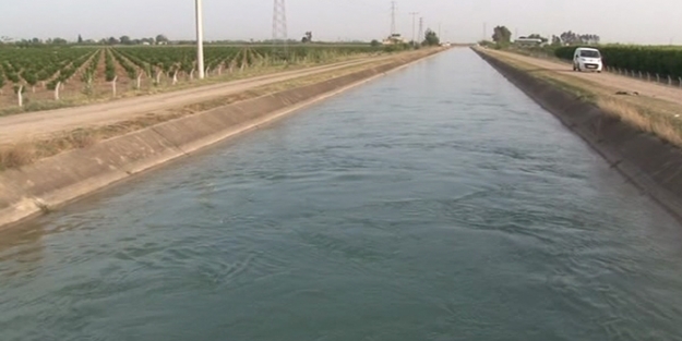 Tarım işçileri sulama kanalında boğuldu