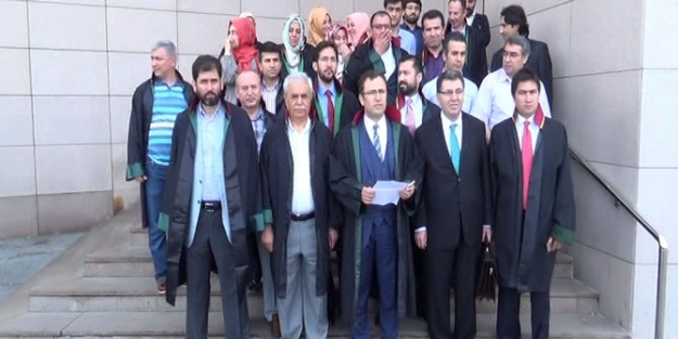 Mursi’ye avukatlardan destek