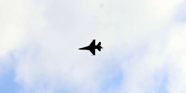 Tatbikat sırasında Yunan tacizi