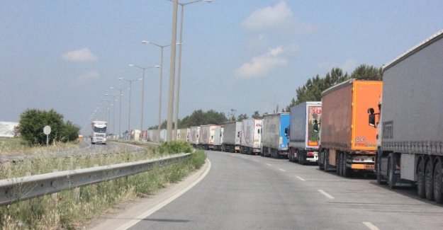 Kapıkule’de kuyruk çilesi