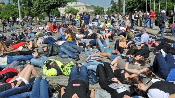 Sorumsuz sürücüler protesto edildi