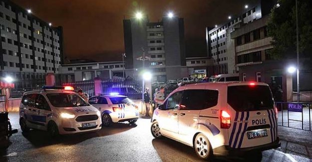 İstanbul emniyetinde şüpheli şahıs alarmı