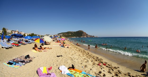 Alanya’da plajda kurtçuk kaynıyor