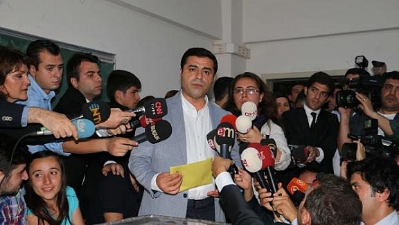 Demirtaş oyunu İstanbul'da kullandı