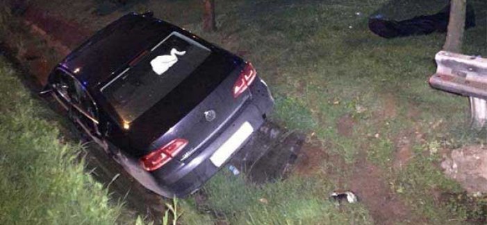 Hareket halindeki araçta annesini öldürdü!