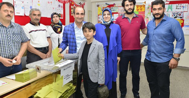 Yıldırım Belediye Başkanı Edebali oyunu kullandı