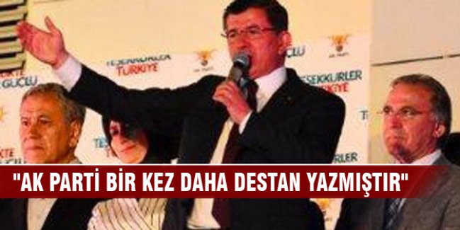 Başbakan Ahmet Davutoğlu'ndan balkon konuşması