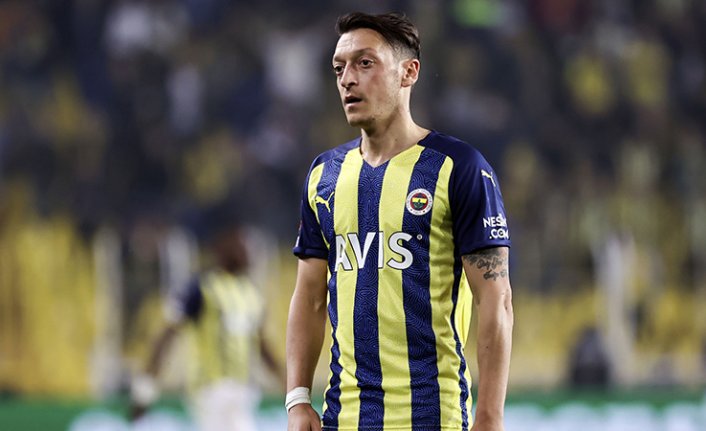 Fenerbahçe, Mesut Özil'i göndermek istiyor